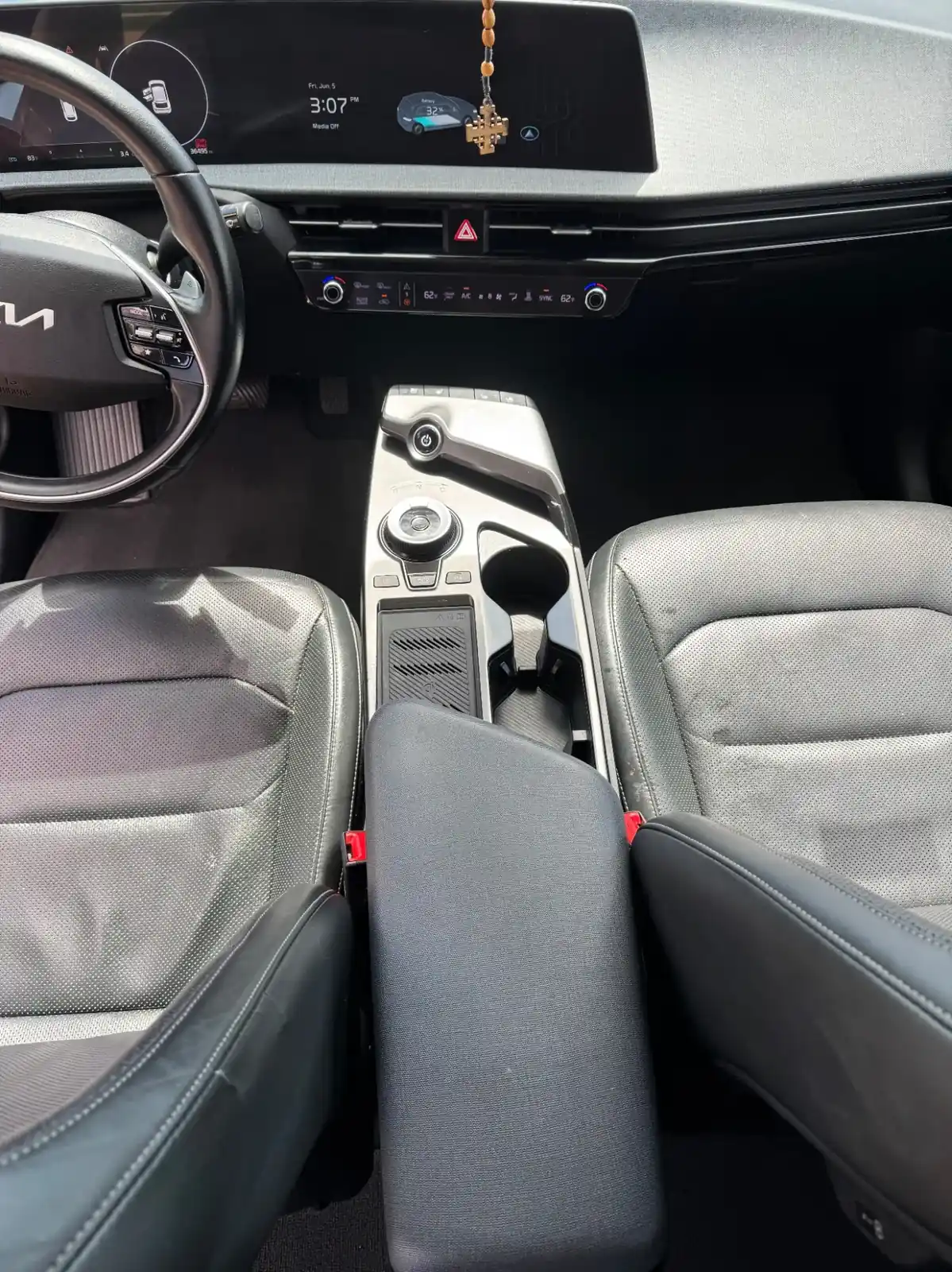 Cupholder cleaning after — Kia, Boca Raton
