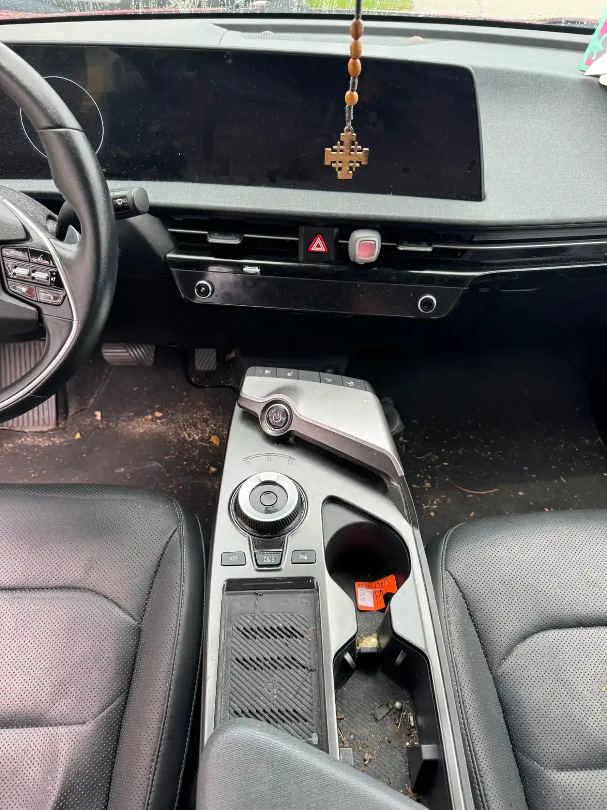 Cupholder cleaning before — Kia, Boca Raton